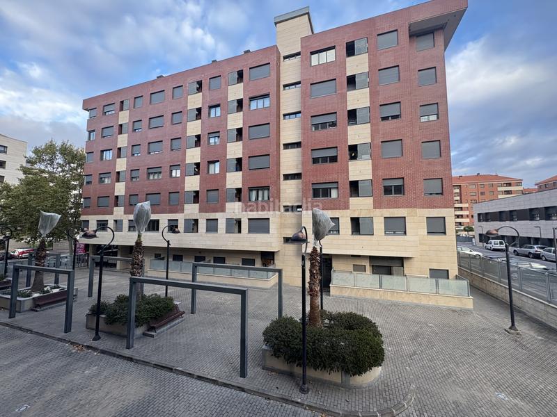 Foto e19b5658-efe9-40bb-b875-e2a704372083. Flat with heating pool in Cascajos - Piqueras Logroño