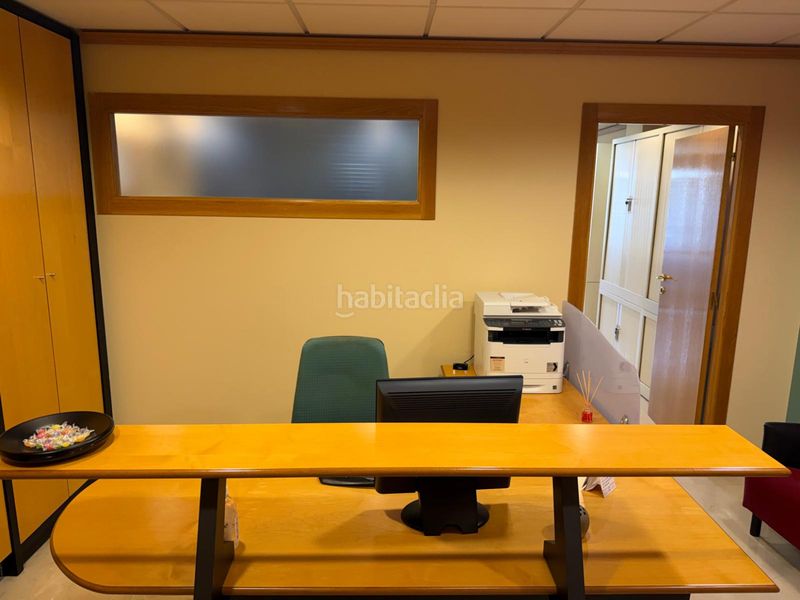 Foto e6dcd487-bd78-440f-baf0-2a948897f762. Oficina a Gran Via Logroño