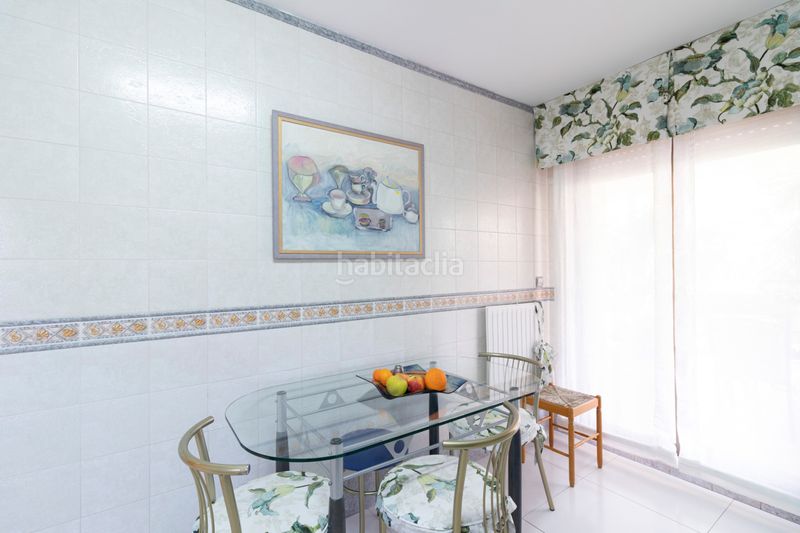 Foto 04b9ffdc-cecd-490e-ab07-15a07fb01cf9. Casa amb calefacció aparcament piscina a Avenida Madrid Logroño