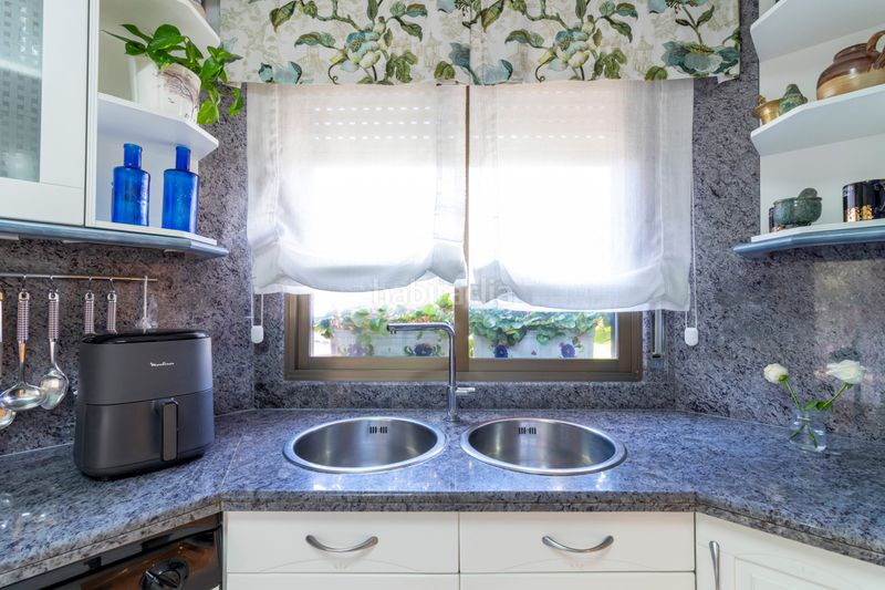 Foto 2a33475f-2a1a-4ea3-84d4-2363f16b5a18. Casa amb calefacció aparcament piscina a Avenida Madrid Logroño