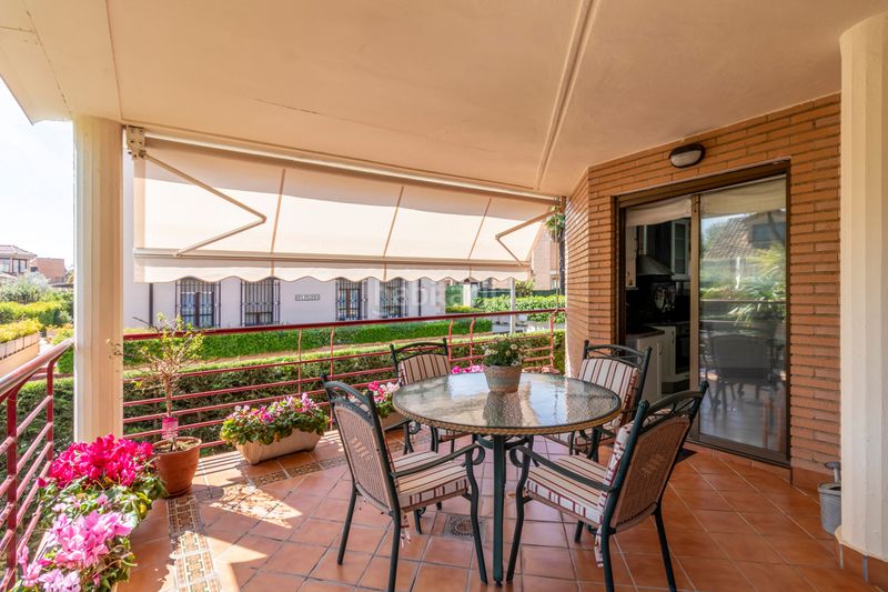 Foto 39b791c4-9828-473b-b990-9d8663510343. Casa amb calefacció aparcament piscina a Avenida Madrid Logroño