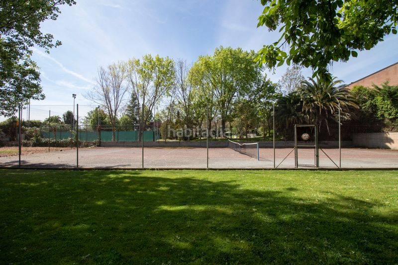 Foto 504b0d9e-dad5-4206-a71f-d066d076ebfc. Casa amb calefacció aparcament piscina a Avenida Madrid Logroño