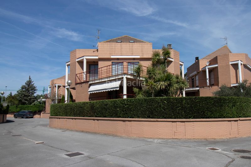 Foto 51314857-88a5-401a-8010-1f8c2e423841. Casa amb calefacció aparcament piscina a Avenida Madrid Logroño