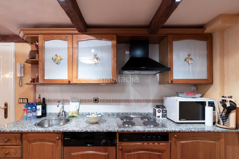 Foto b240665e-10ad-49ec-ba23-6164cedad863. Casa amb calefacció aparcament piscina a Avenida Madrid Logroño