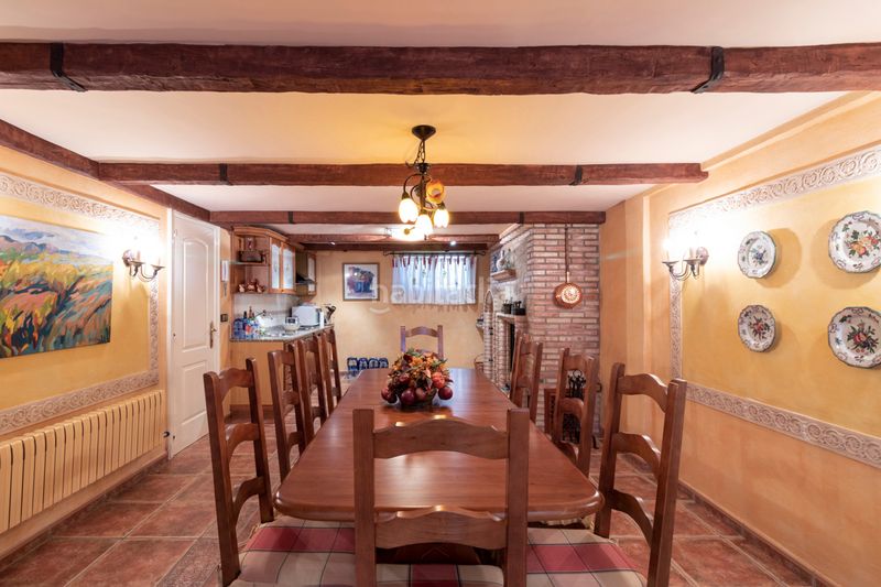 Foto e9b98076-2758-4136-a1f2-fc7926085f2f. Casa amb calefacció aparcament piscina a Avenida Madrid Logroño