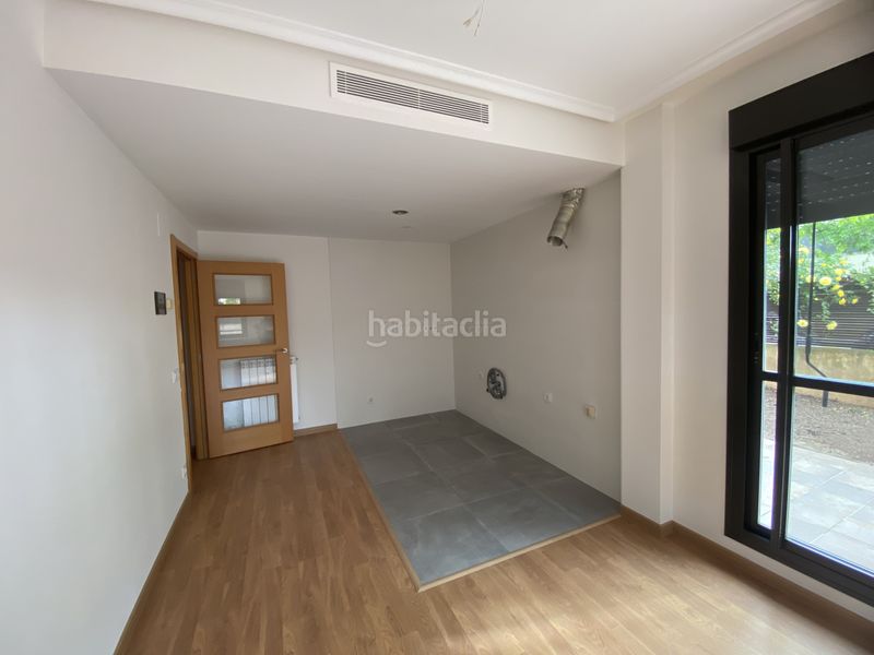 Foto bd97c3eb-7867-44bc-8573-bcf39eaf3742. Pis amb calefacció aparcament piscina a Lardero