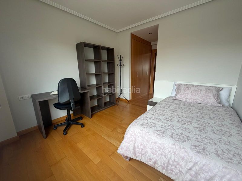 Foto 58146161-6c5a-484a-8a47-abadbd121c69. Pis amb calefacció aparcament piscina a Cascajos - Piqueras Logroño