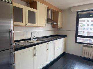 Appartement  Logroño - cl marques de larios. Pisazo en urbanización de lujo en cascajos!!!