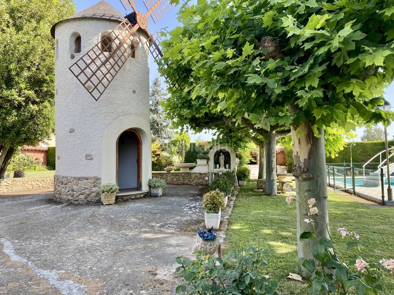 Foto bc81fcfb-9ce5-4c19-9106-ec658d286bd1. Casa amb calefacció aparcament piscina a Nalda