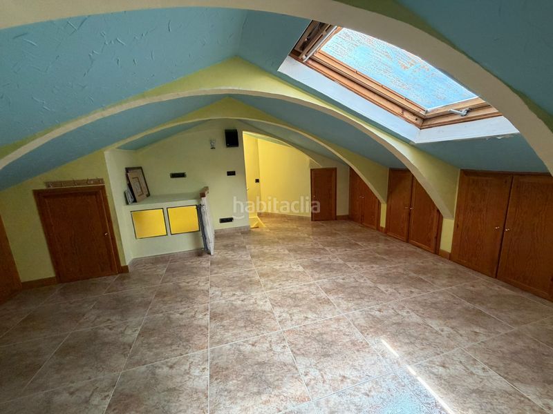 Foto b9a6dcb4-e931-4a7e-9ae4-bee0898f8387. Casa amb aparcament piscina a Avenida Madrid Logroño