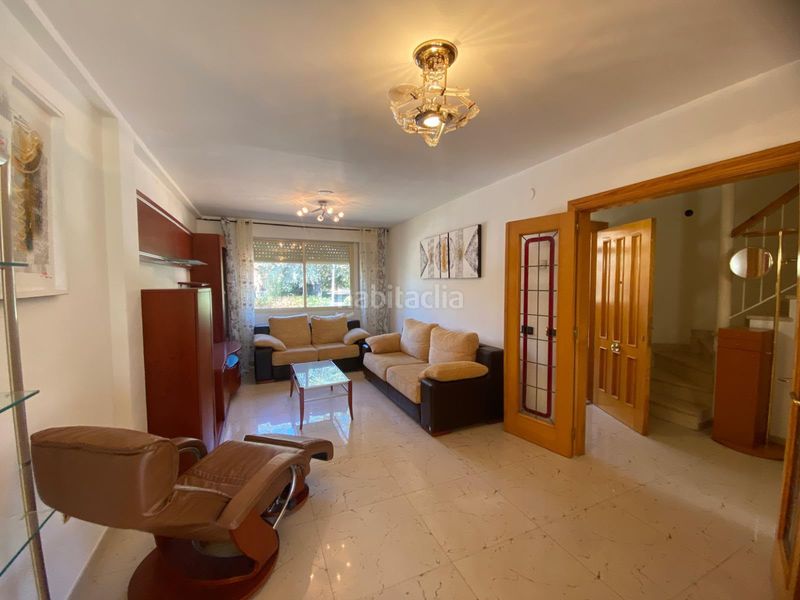 Foto c1b3d6d2-f8db-4c48-af1e-cc46d85a1d45. Casa amb aparcament piscina a Avenida Madrid Logroño