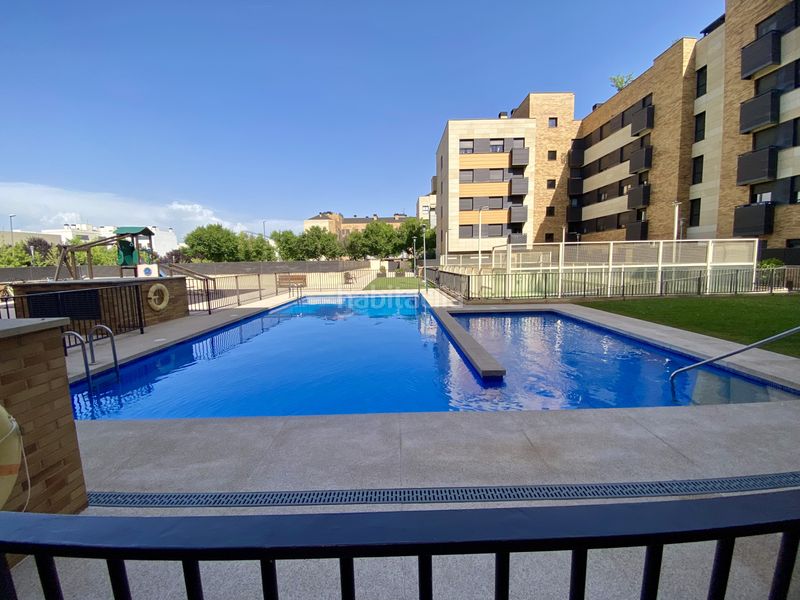Foto f478439f-9104-4325-94b8-aa4680613d5c. Rent flat with heating parking pool in La Cava - Fardachón Logroño