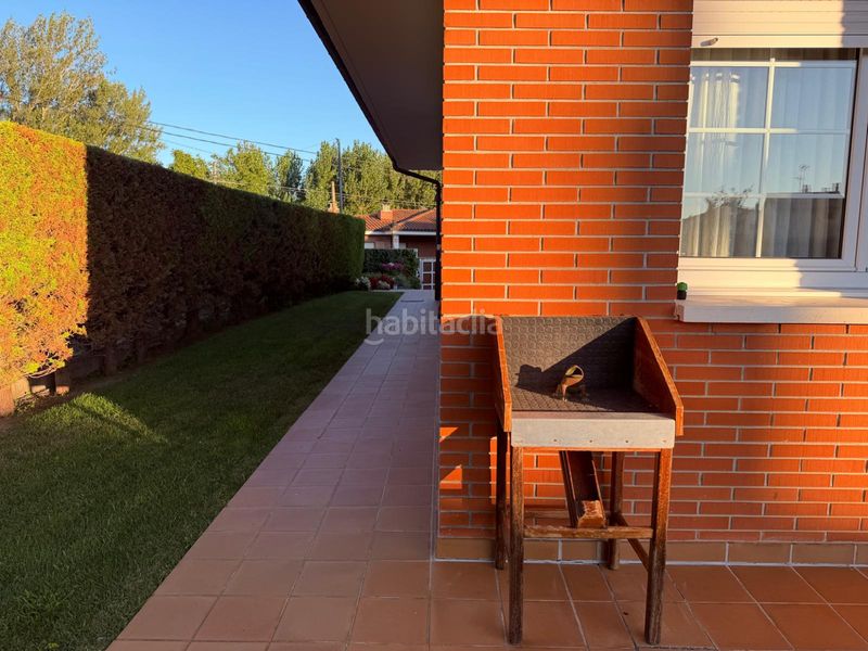 Foto 0f3bc73f-8496-4920-b82f-ecea0d7c00e1. Casa impecable chalé !!! en Anguciana