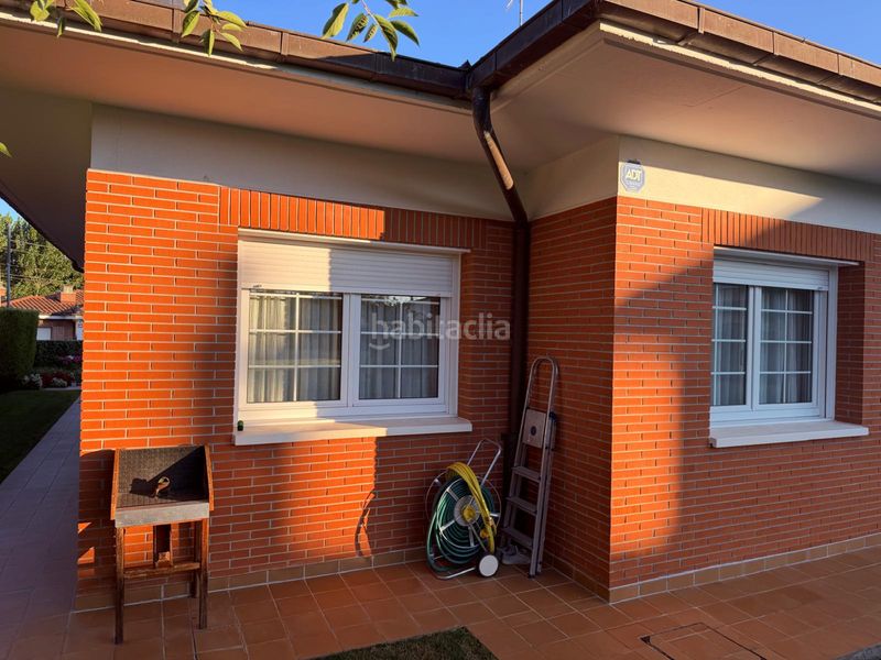 Foto 1a4aa0df-ed7a-4905-90b7-9136c053dfdb. Casa impecable chalé !!! en Anguciana