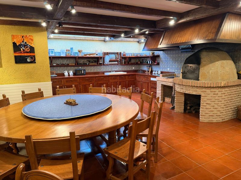 Foto edef150e-c7b5-48f3-b447-ba296a40ed6d. Casa impecable chalé !!! en Anguciana