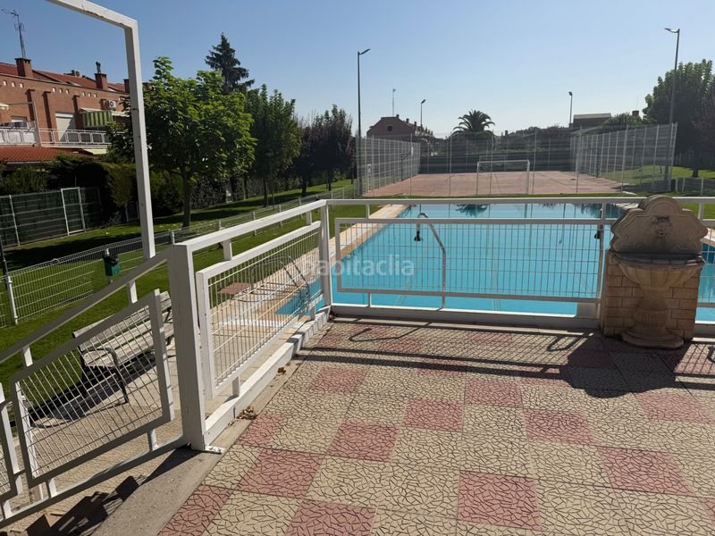 Foto 1efebbb9-882b-47f7-bd26-5ff4a687a4f2. Casa amb calefacció aparcament piscina a Lardero
