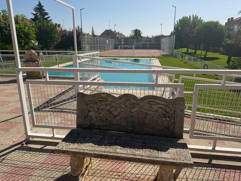 Foto 9618a7fd-8302-4f20-b27f-2aa0b69e99dd. Casa amb calefacció aparcament piscina a Lardero