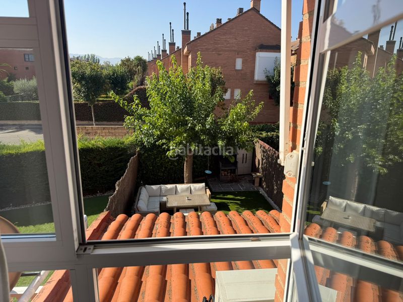 Foto b3ee2a18-3345-4cfe-a344-3306c02e3452. Casa amb calefacció aparcament piscina a Lardero