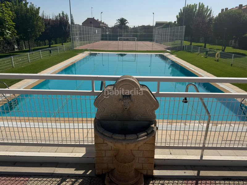 Foto e429d222-dc58-4b9e-8d31-fca4d64bbd03. Casa amb calefacció aparcament piscina a Lardero