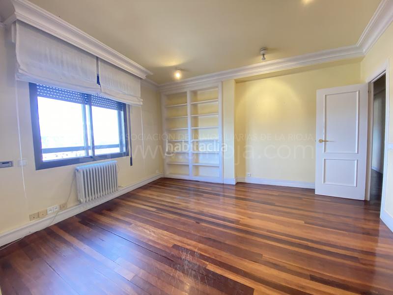 Foto 52400fec-b08f-48d0-aa3e-a0faf7b34a36. Pis amb calefacció a Gran Via Logroño