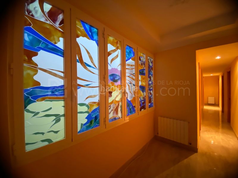Foto 1323d44b-ef00-4504-a747-82d5bb945361. Flat with heating in Gran Via Logroño