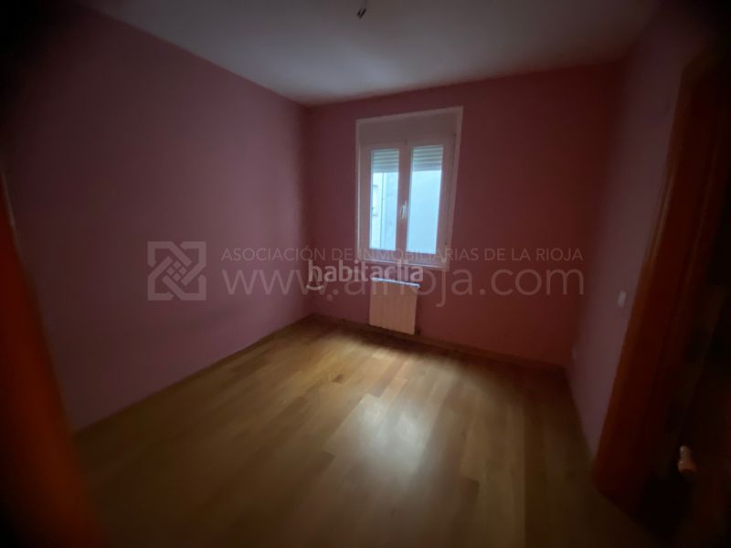 Foto 30b5ee68-17f0-4d2e-ab17-3a8969ea6945. Flat with heating in Gran Via Logroño