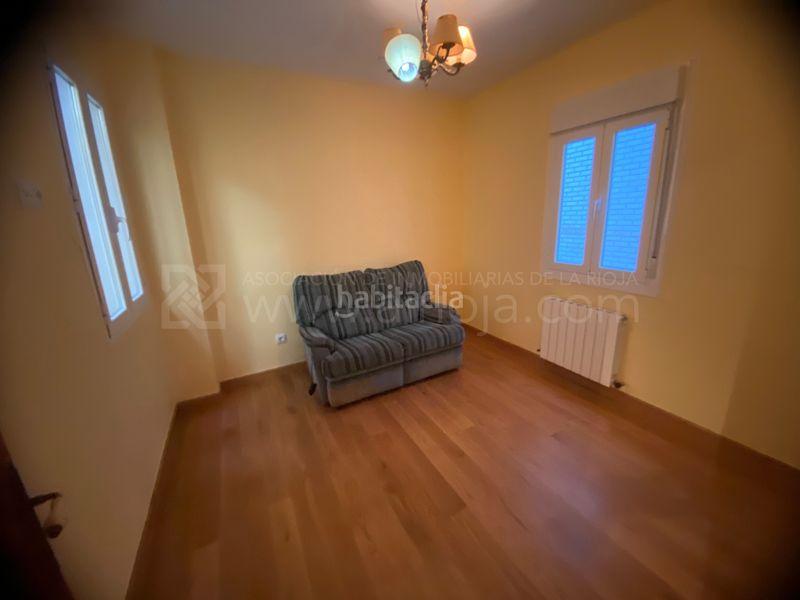 Foto 8ff9f9ed-3921-4bc7-ab92-94ac6c117a69. Flat with heating in Gran Via Logroño