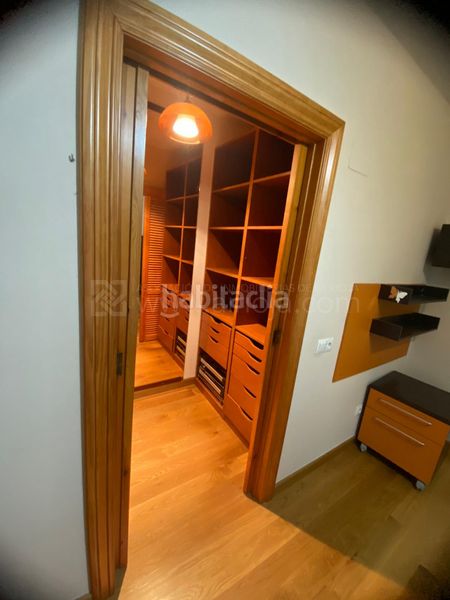 Foto e4b2a518-bbb0-41b2-9682-eb4d6e2501e3. Flat with heating in Gran Via Logroño