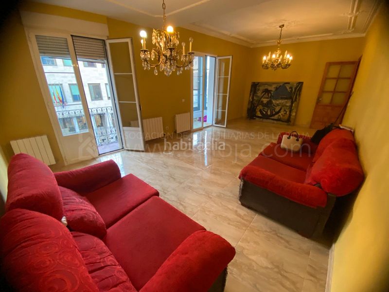 Foto fe1e1bcf-0ada-4c30-9204-555731671130. Flat with heating in Gran Via Logroño