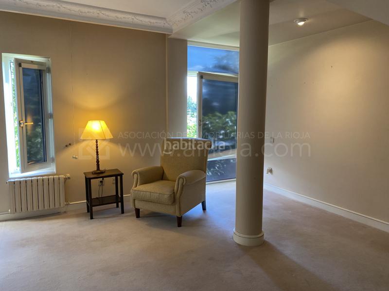 Foto 2facb5ea-4e47-4588-966c-721bbd3e284d. Maison jumelée avec chauffage parking piscine dans Avenida Madrid Logroño