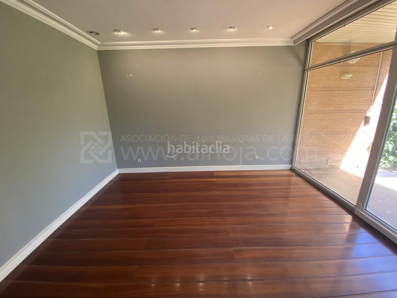 Foto a862c94d-3d6f-4de6-ae08-457ad321d550. Maison jumelée avec chauffage parking piscine dans Avenida Madrid Logroño