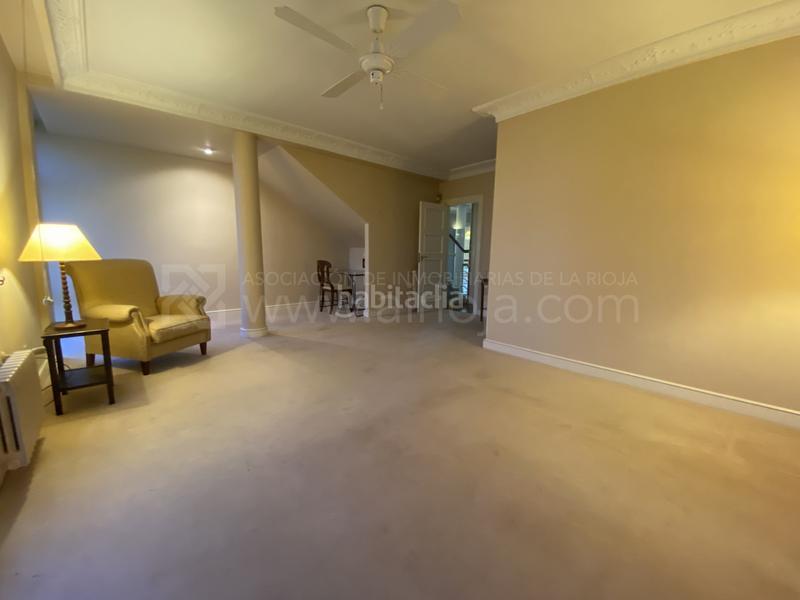 Foto c6b366b6-0667-4611-a2e5-83b3abcba9b6. Maison jumelée avec chauffage parking piscine dans Avenida Madrid Logroño