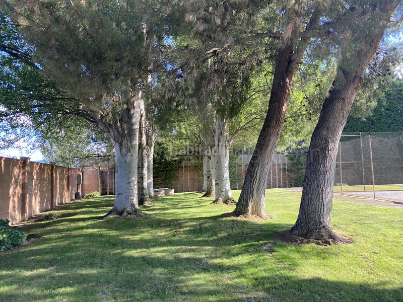 Foto d1de3153-873b-4e79-8d9e-249a1122daba. Maison jumelée avec chauffage parking piscine dans Avenida Madrid Logroño