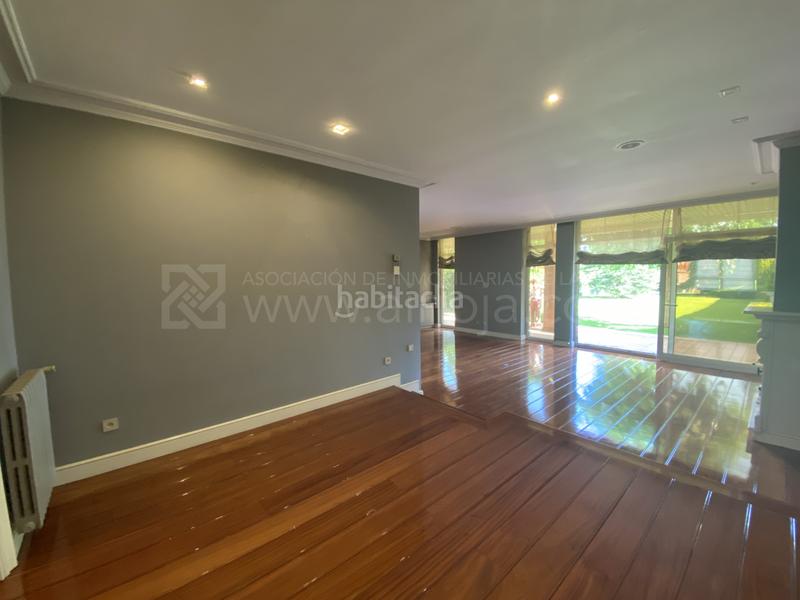 Foto eedbe54a-c27e-41fc-b00f-2942fc227e15. Maison jumelée avec chauffage parking piscine dans Avenida Madrid Logroño