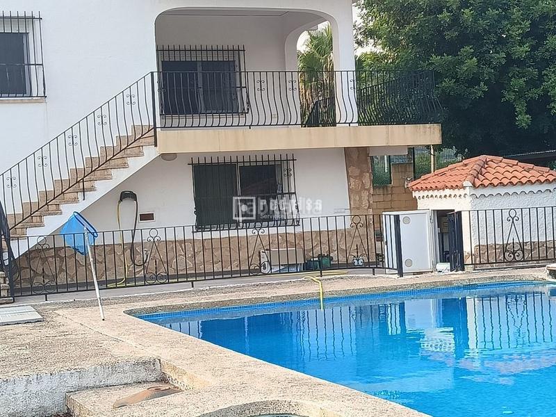 Foto f7c9d32f-d651-41d7-9b4d-5950c2018a57. Chalet  2 plantas en marchuquera en Urbanizaciones Gandia