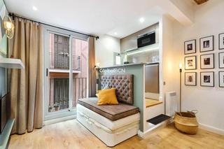 Edifici  Carrer de l'espaseria. Finca en venta en el born!!
