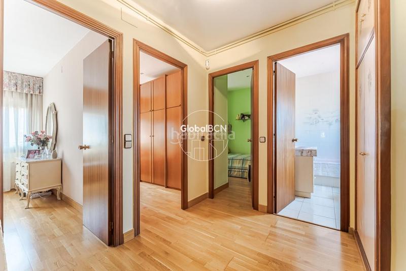 Foto d53cff75-8b41-46c7-9ddf-8a2ee03e580f. Casa espacioso hogar con terraza y máximo confort en Martorell
