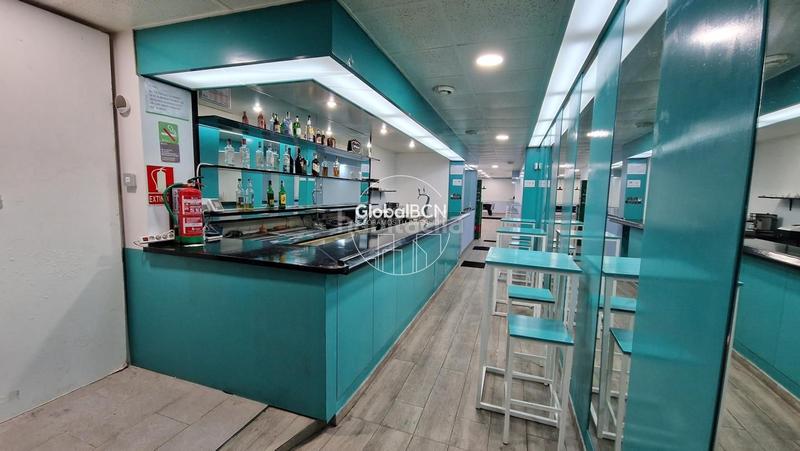 Foto aa1a7c9a-eece-4af3-aa98-f336b67ff000. Local comercial esplendido local en venta en Guinardó Barcelona