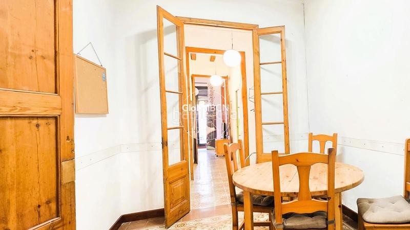 Foto 4f8febb1-4b58-45bb-b8f0-5d2bda085994. Piso bonito piso en venta muy cerca de plaça universitat!! en Barcelona