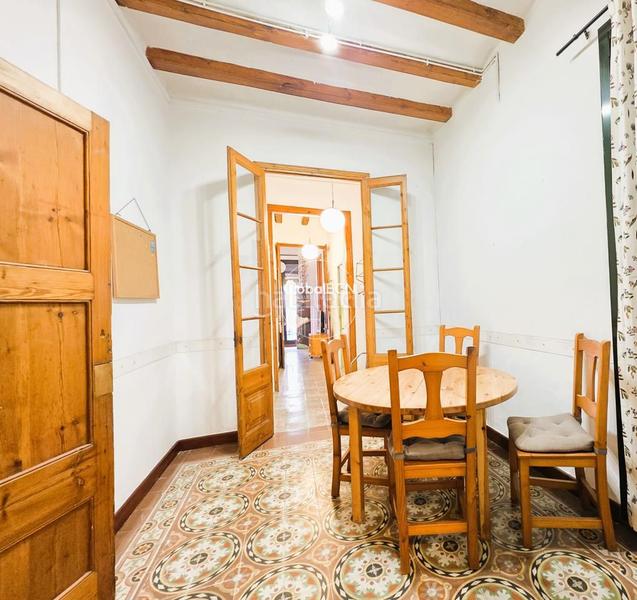 Foto 5682cbcf-ed3b-4d4d-a9b8-d3eeeb8f1032. Piso bonito piso en venta muy cerca de plaça universitat!! en Barcelona