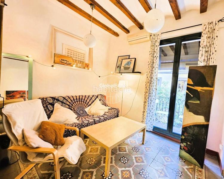 Foto cc48c327-dfda-43b4-a362-c665d585f25f. Piso bonito piso en venta muy cerca de plaça universitat!! en Barcelona