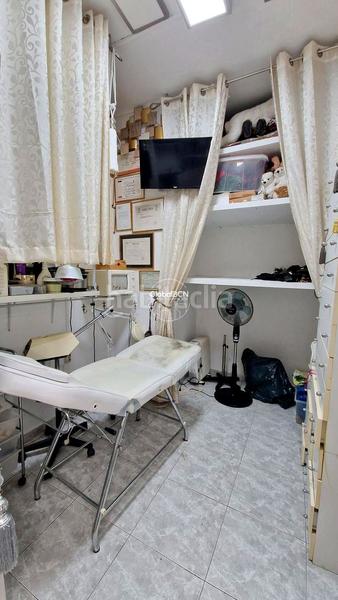 Foto 8f3bf3b0-4beb-4d37-b4a8-59b114ccc713. Local comercial local en venta actualmente equipado como peluqueria en Santa Coloma de Gramenet