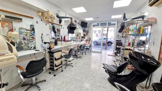 Geschäftsraum  Carrer de milà i fontanals. Local en venta actualmente equipado como peluqueria