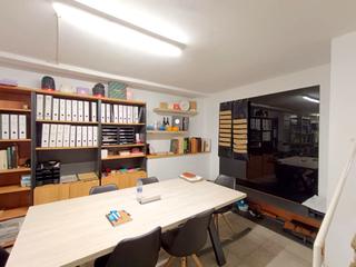 Locale commerciale  Carrer de bjar. Magnifico local comercial en sants!!