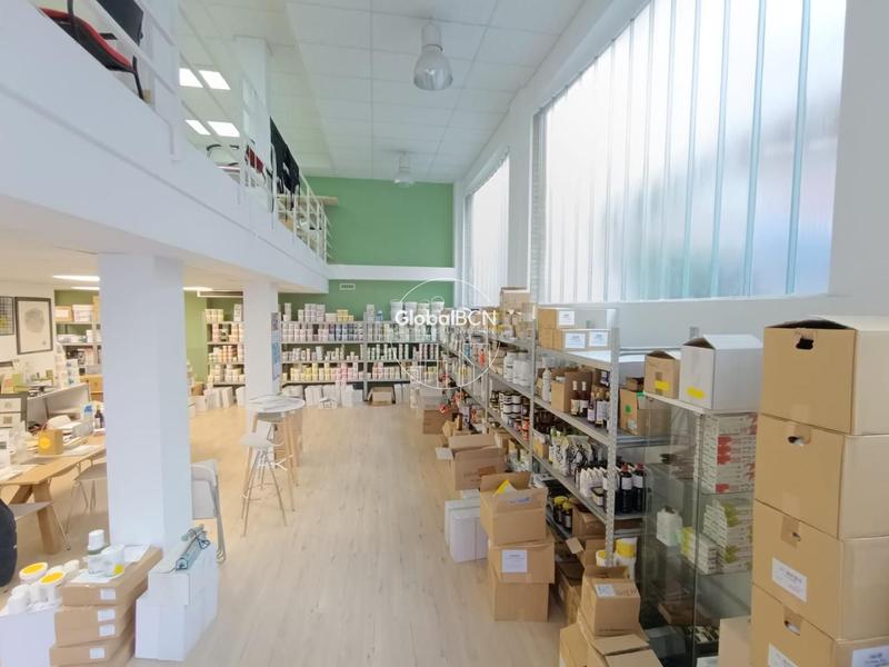 Foto 5b47fbc9-5395-48ee-9a18-017272d6e913. Local comercial a Hostafrancs Barcelona