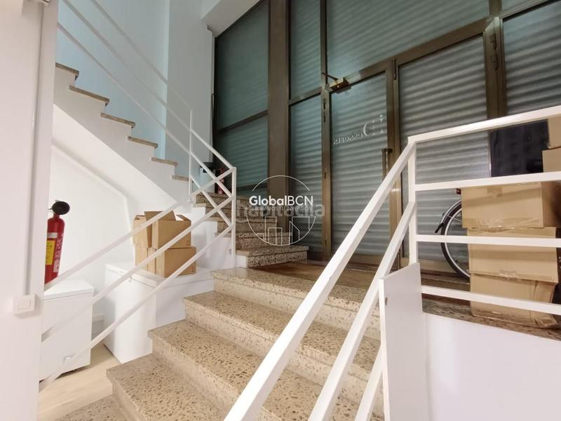 Foto 5f96d336-2ee3-41d7-8480-5dd8cfce0610. Local comercial a Hostafrancs Barcelona