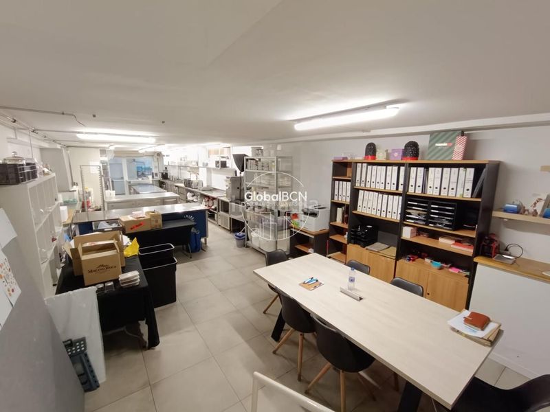 Foto b0675cf1-efb9-49c6-b0ff-1786e0c40386. Local comercial a Hostafrancs Barcelona