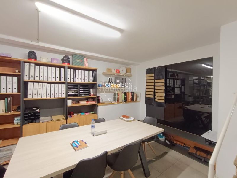 Foto d12e85d5-e9cf-4601-b44c-3a00cc7582e2. Local comercial a Hostafrancs Barcelona