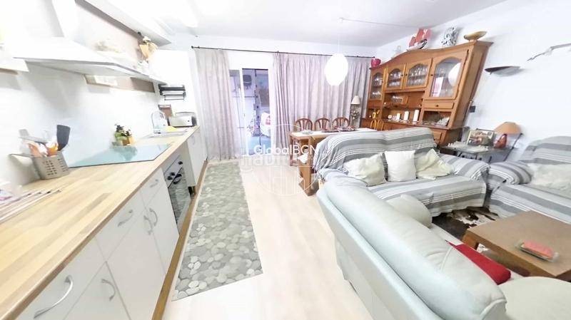 Foto 12fd3722-d7b1-4850-a66c-7dbb739c4d18. Casa  con piscina y licencia turistica en Caldes de Malavella