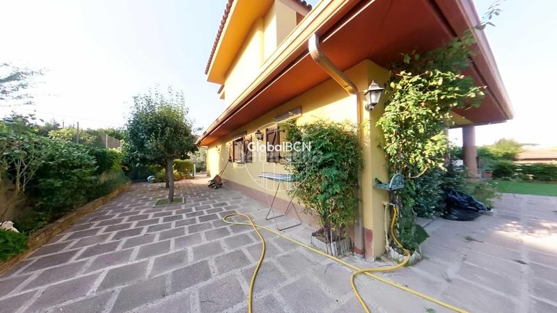 Foto 24c9d8d2-8ffc-41a9-8324-53b357eaf947. Casa  con piscina y licencia turistica en Caldes de Malavella